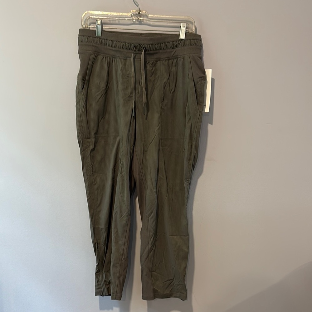 Lululemon Dance Studio Cropped Pants